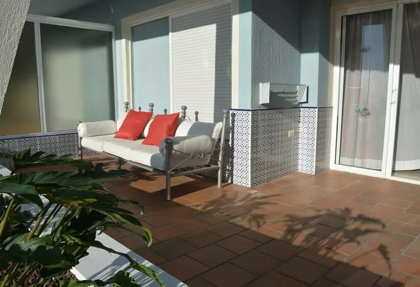 Residencial La Quinta Park Suites