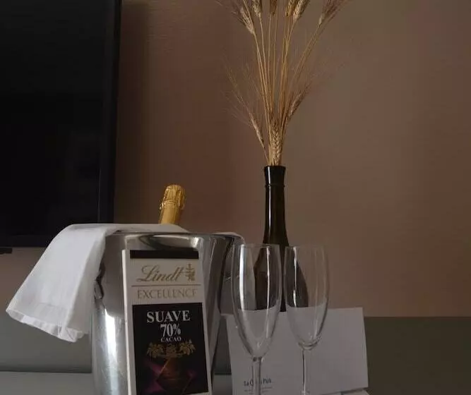 Residencial La Quinta Park Suites