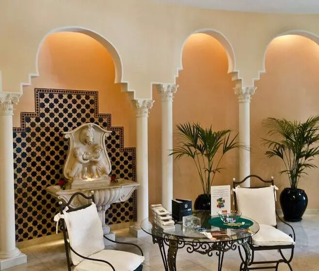 Residencial La Quinta Park Suites