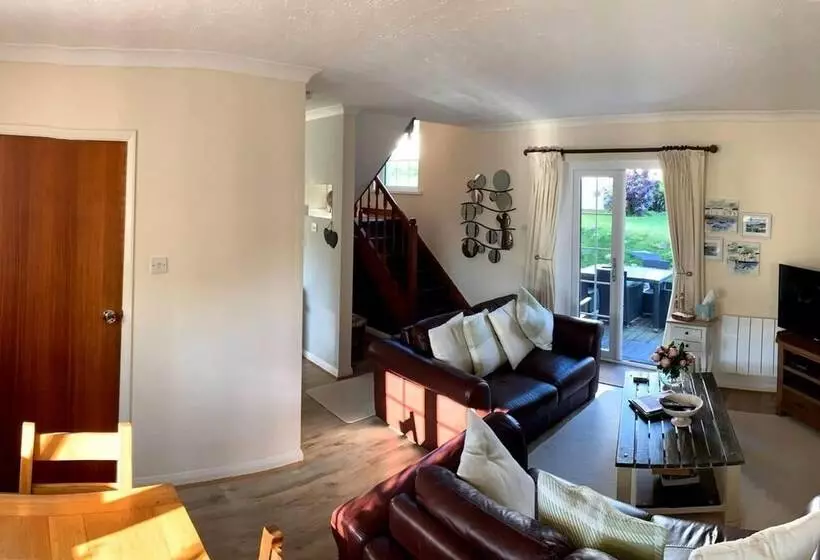 Beautiful Cosy Cottage In Aberporth