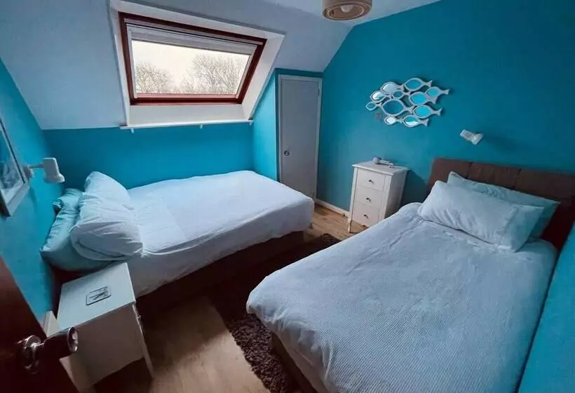 Beautiful Cosy Cottage In Aberporth