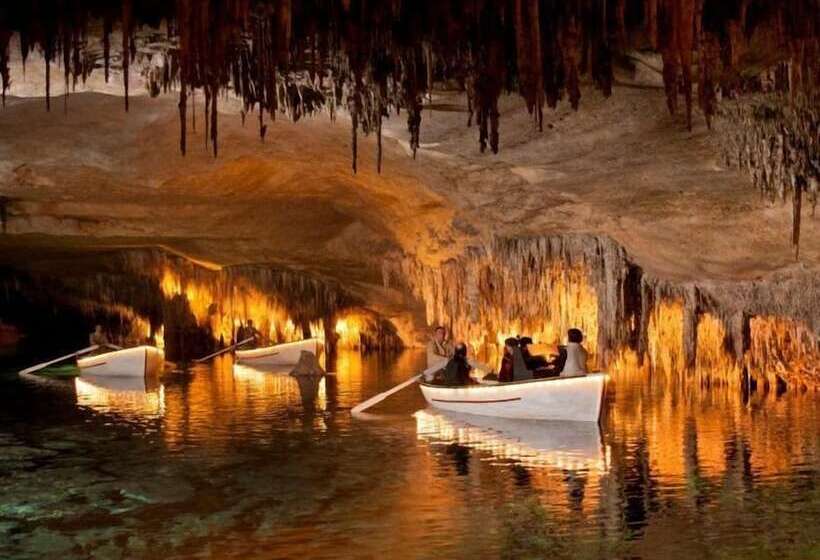 Bella Maria Apartments & Pool Club