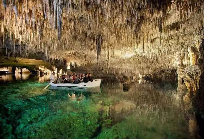 Bella Maria Apartments & Pool Club