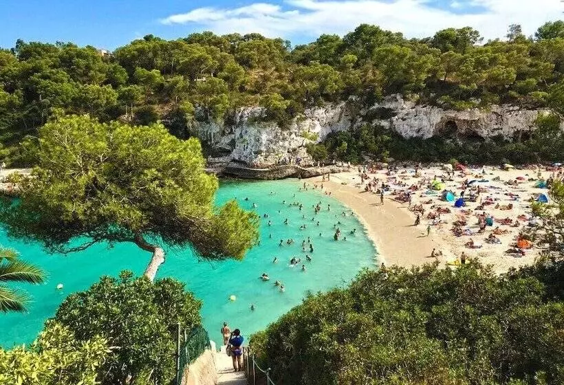 Bella Maria Apartments & Pool Club