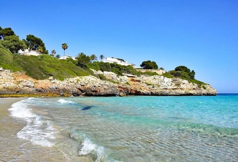 Bella Maria Apartments & Pool Club