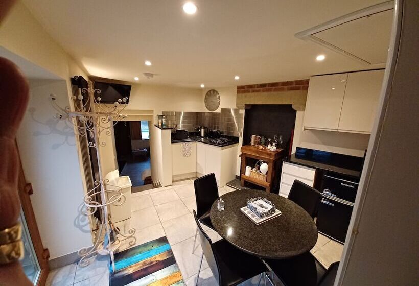 Cozy Cottage Retreat Less Than A Mile From Haworth