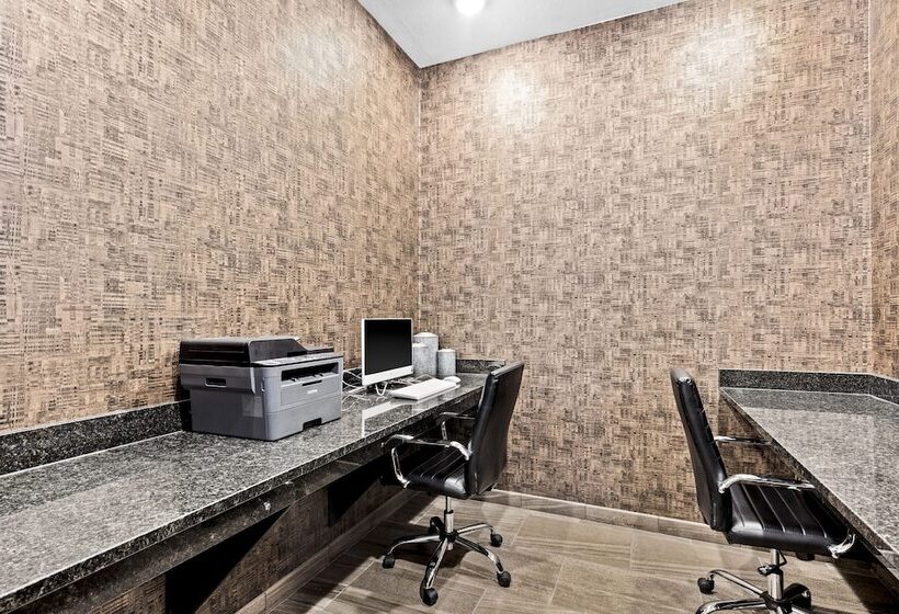 Cobblestone Hotel & Suites   Ottumwa