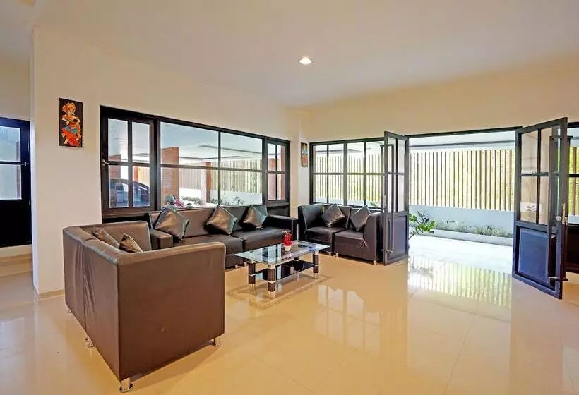 هتل Collection O 90876 Pecatu Residences