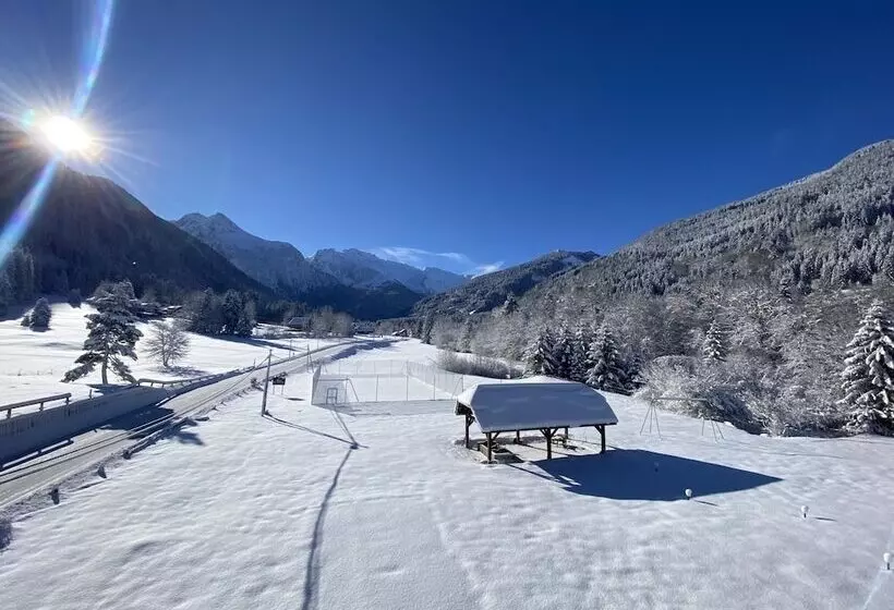 Hotelli Hôtel Restaurant Le Madame