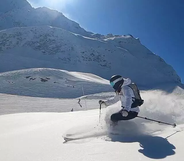 Hotelli Hôtel Restaurant Le Madame