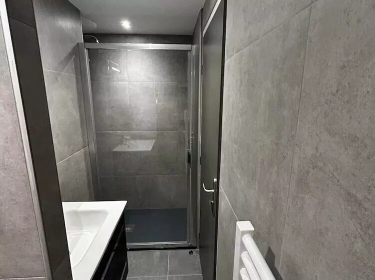 Hotelli Hôtel Restaurant Le Madame