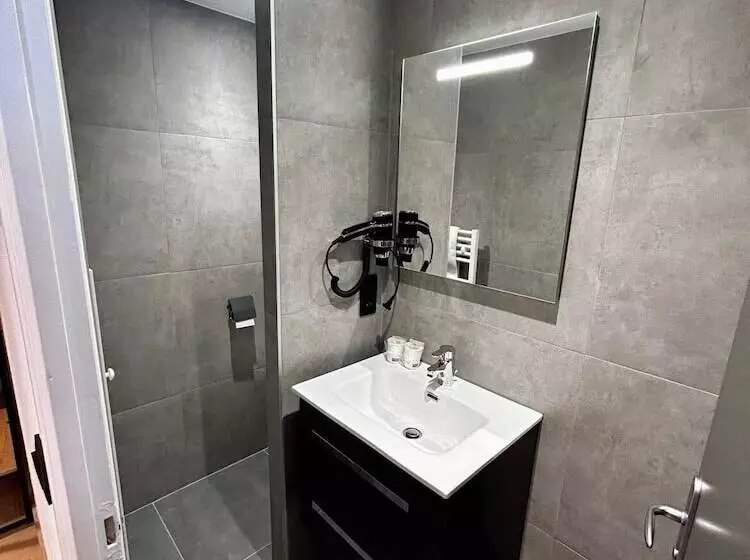 Hotelli Hôtel Restaurant Le Madame