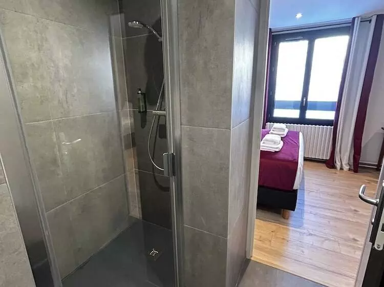 Hotelli Hôtel Restaurant Le Madame