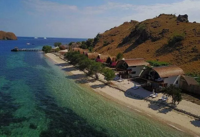 Hotelli Komodo Resort