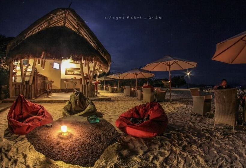 Отель Komodo Resort