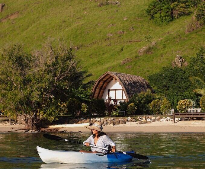 Отель Komodo Resort