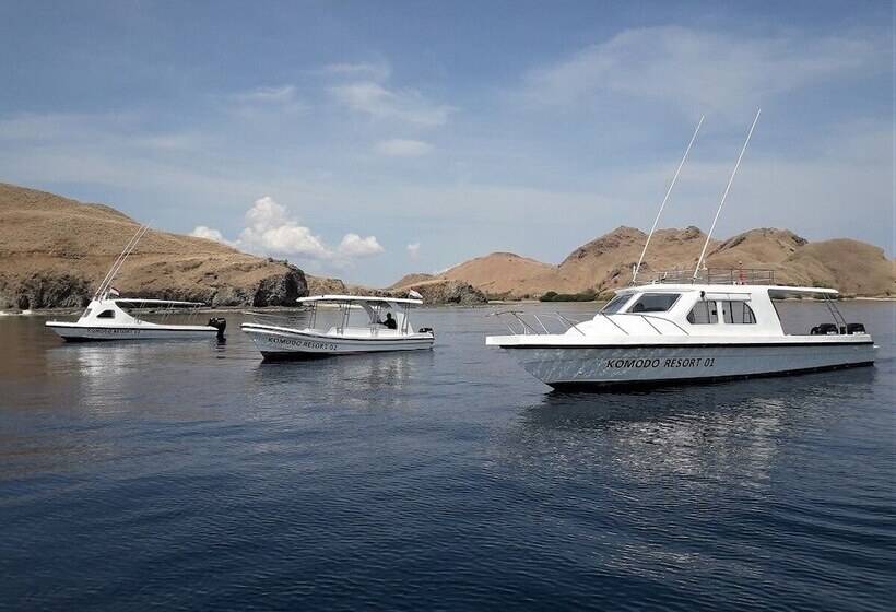 Отель Komodo Resort