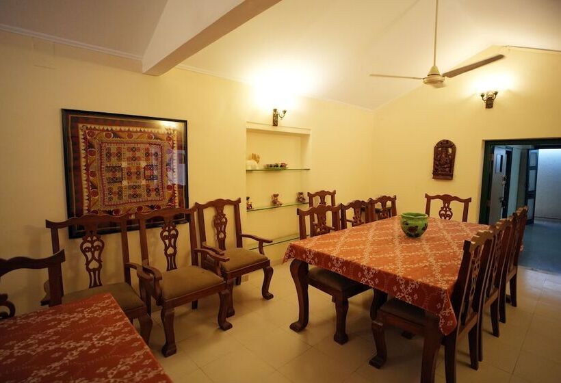 هتل Narayani Heritage