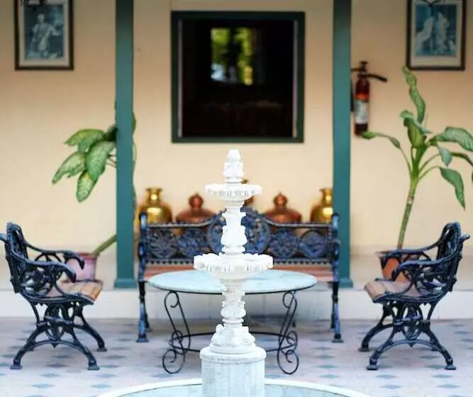 ホテル Narayani Heritage