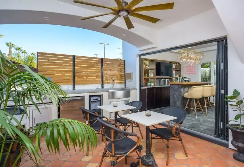 Hotelli North Beach Villa