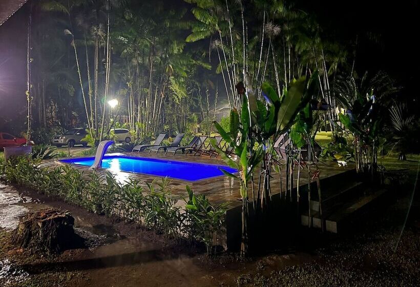 Hotel Vila Noah Pousada