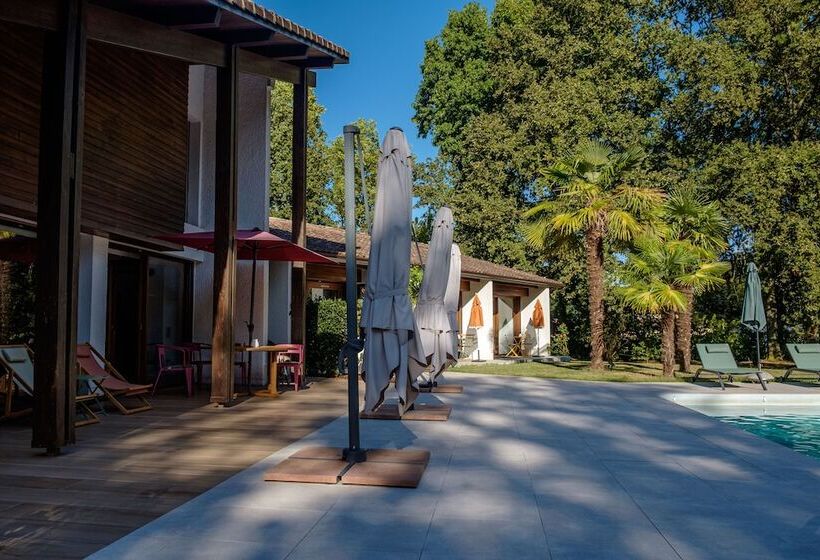 پانسیون Parc De L Aiguade