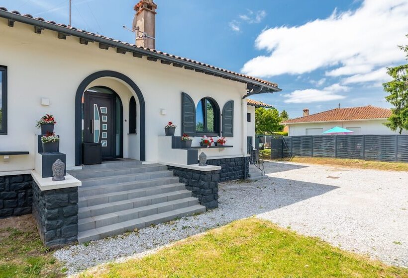 Резиденция Arena Premium