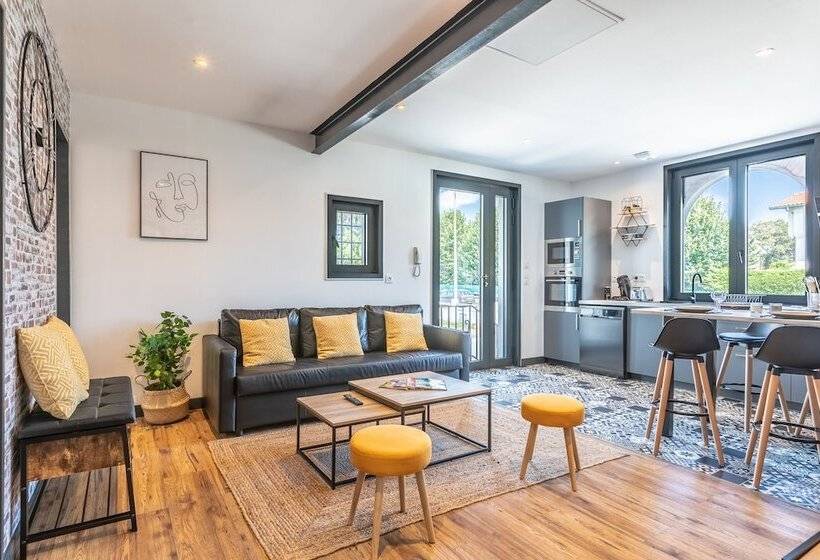 Резиденция Arena Premium