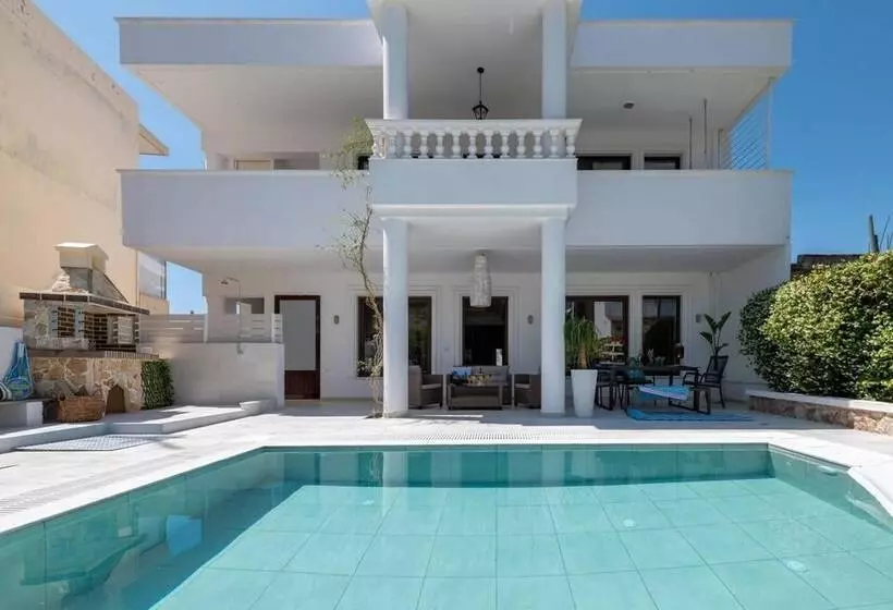 レジデンス Mikaela S Pool House