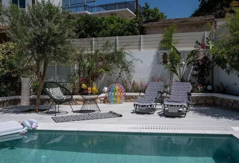 レジデンス Mikaela S Pool House