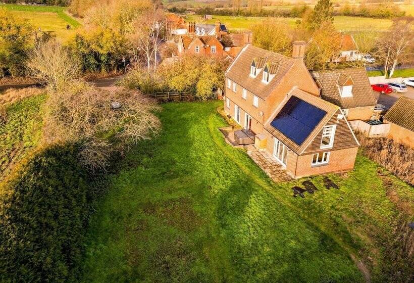 Unique 5bd Farm House Perfect For Relaxing