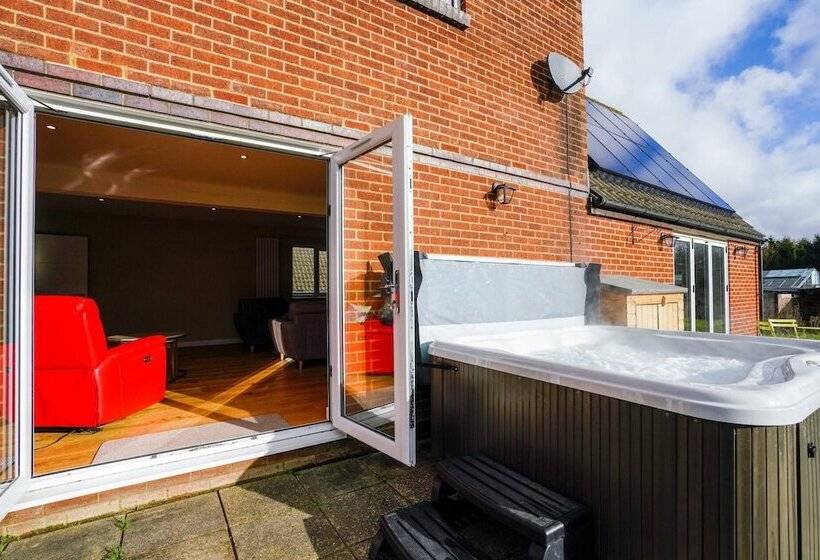 Unique 5bd Farm House Perfect For Relaxing