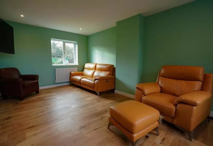 Unique 5bd Farm House Perfect For Relaxing