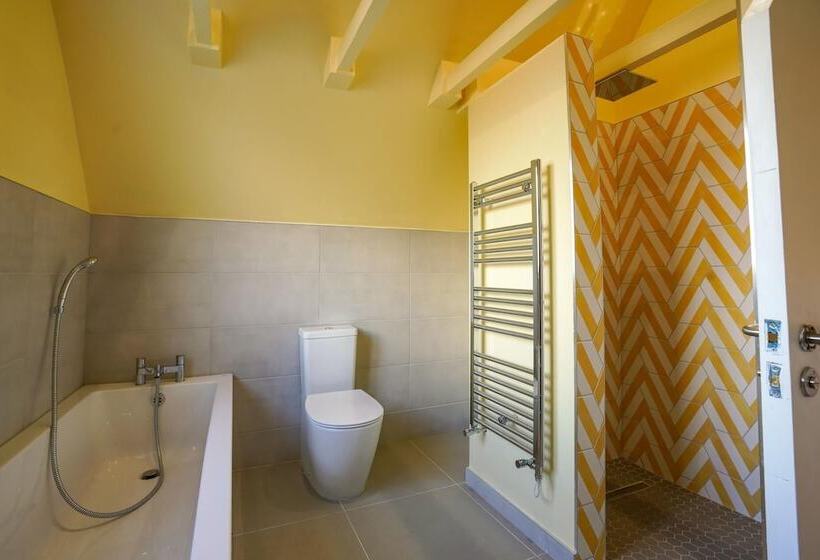 Unique 5bd Farm House Perfect For Relaxing