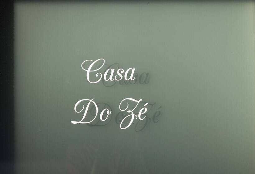 Abraços Dos Avós   Casas De Aldeia