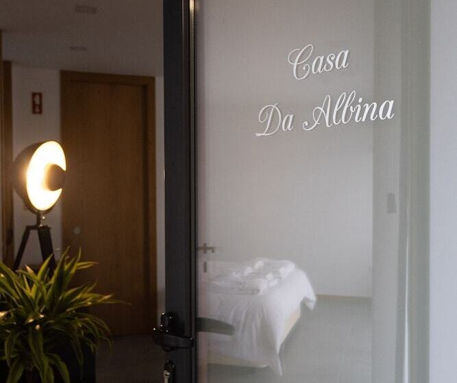 Abraços Dos Avós   Casas De Aldeia