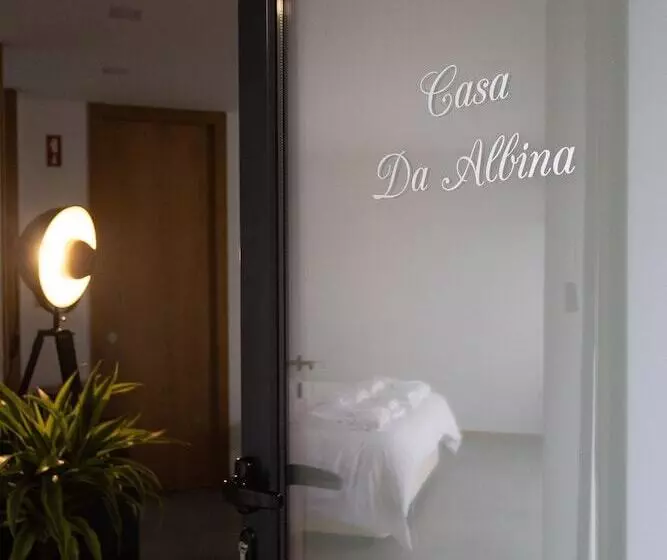 Abraços Dos Avós   Casas De Aldeia