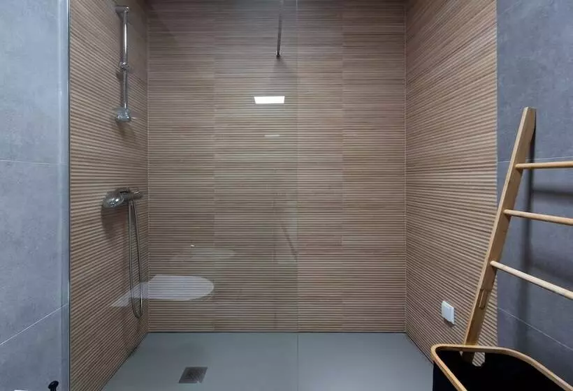 Abraços Dos Avós   Casas De Aldeia