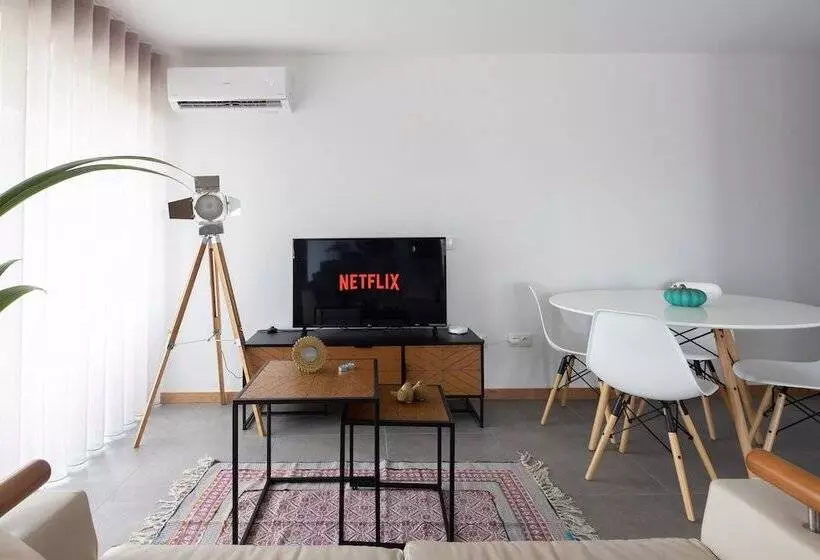 Abraços Dos Avós   Casas De Aldeia