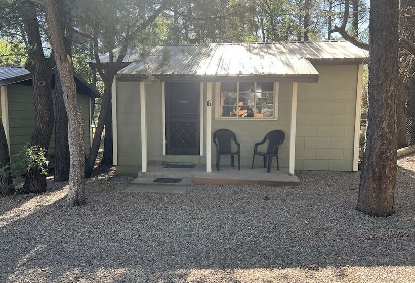 Hidden Rest Cabins And Resort