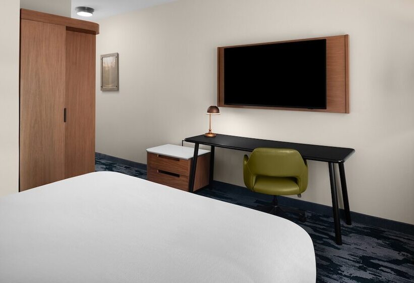 Отель Fairfield By Marriott Inn & Suites Winters Davis