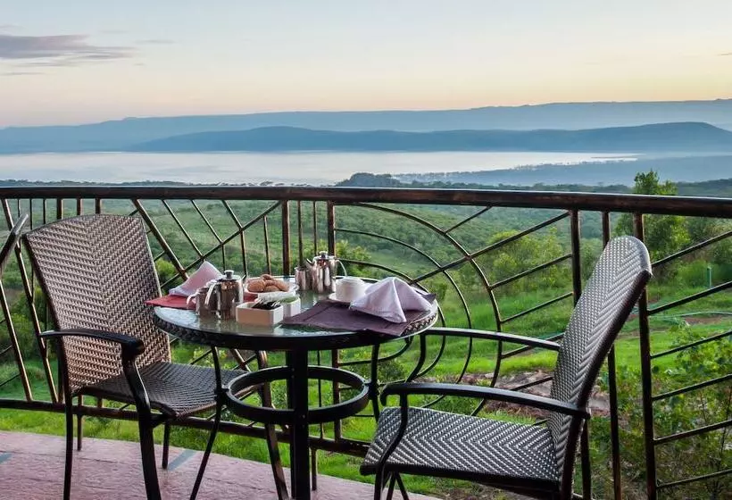 هتل Lake Nakuru Sopa Lodge