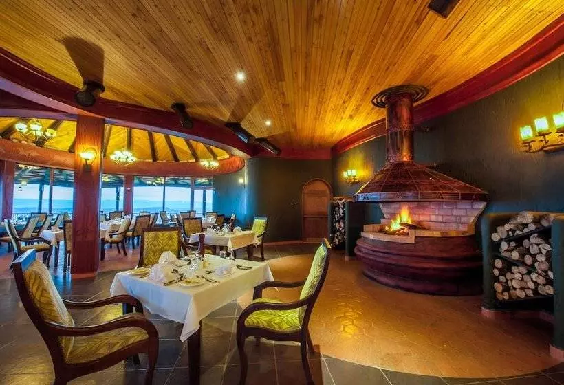 هتل Lake Nakuru Sopa Lodge