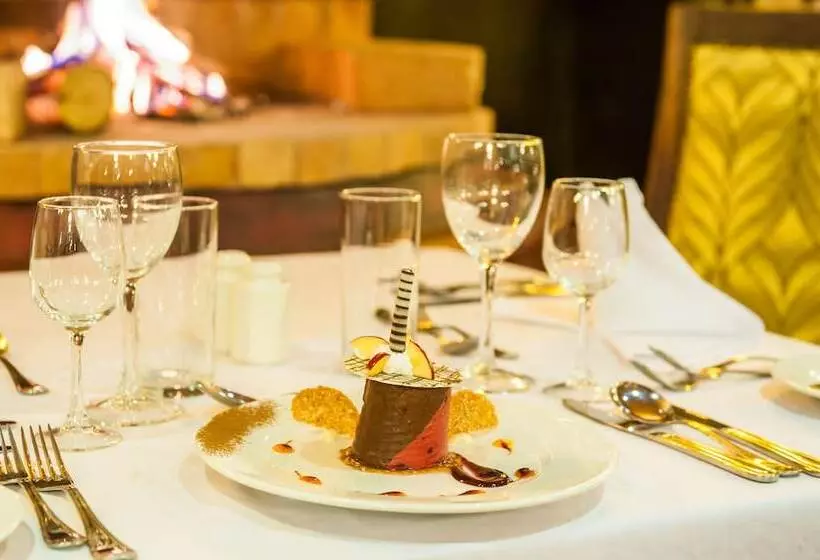 هتل Lake Nakuru Sopa Lodge