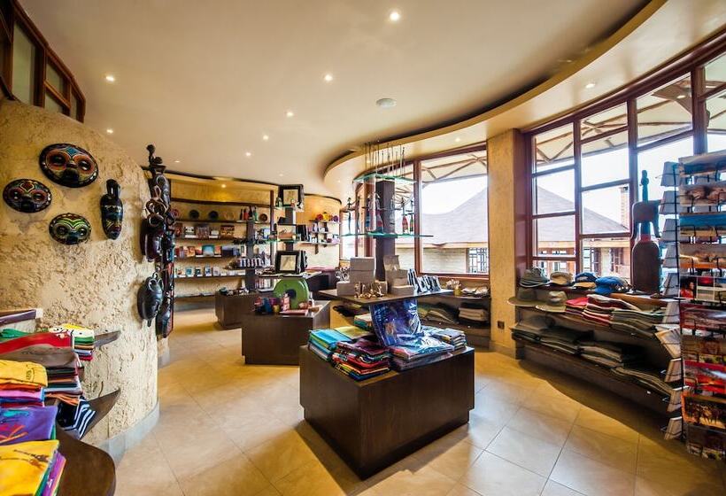 هتل Lake Nakuru Sopa Lodge