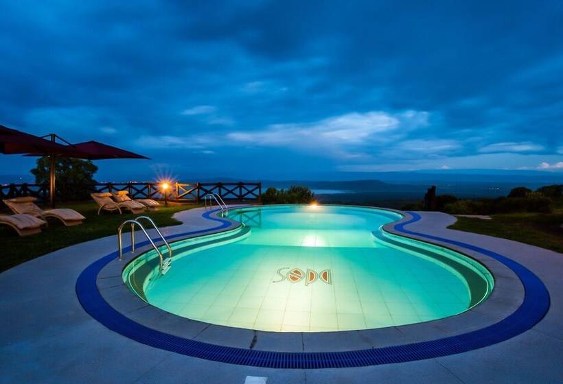 هتل Lake Nakuru Sopa Lodge