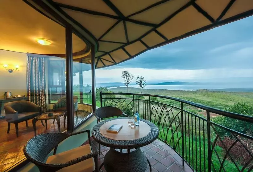 هتل Lake Nakuru Sopa Lodge