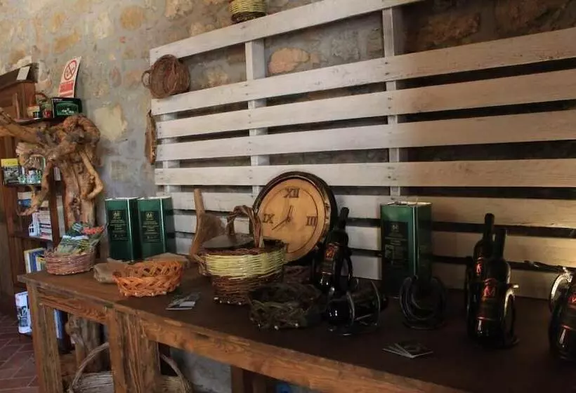 Maaseutuhotelli Tenuta Di Maro