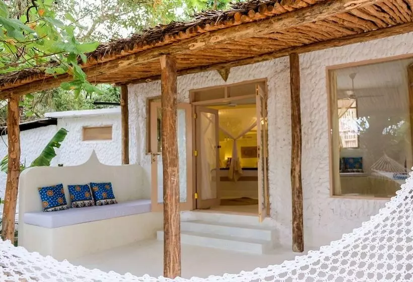 Hotelli Sharazad Oasis Retreat