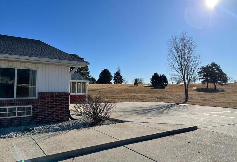 酒店 The Trail Inn   Sutton, Nebraska   Us 6 Hwy